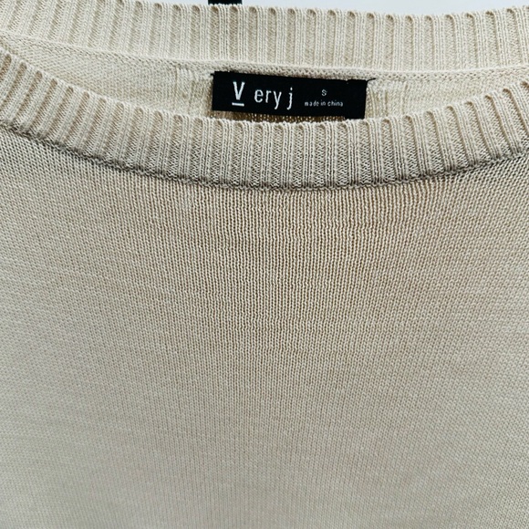 V eri j Beige Knit Sweater with Pleated Hem - Picture 4 of 4